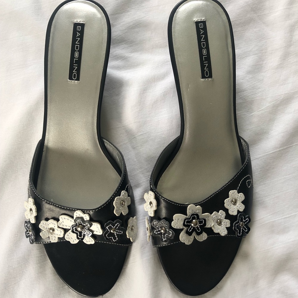 Bandolino black sandal with small heel size 11